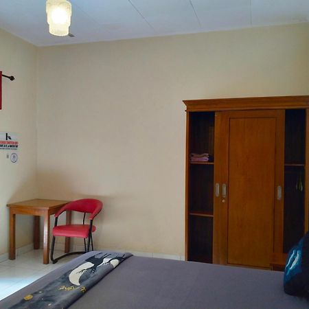 Kaia Lovina Guest House Buitenkant foto