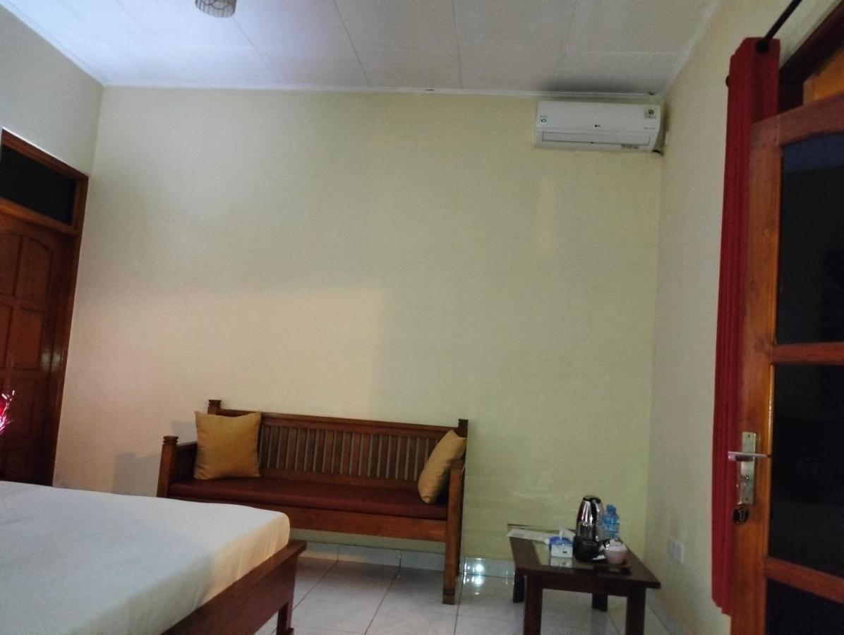 Kaia Lovina Guest House Buitenkant foto